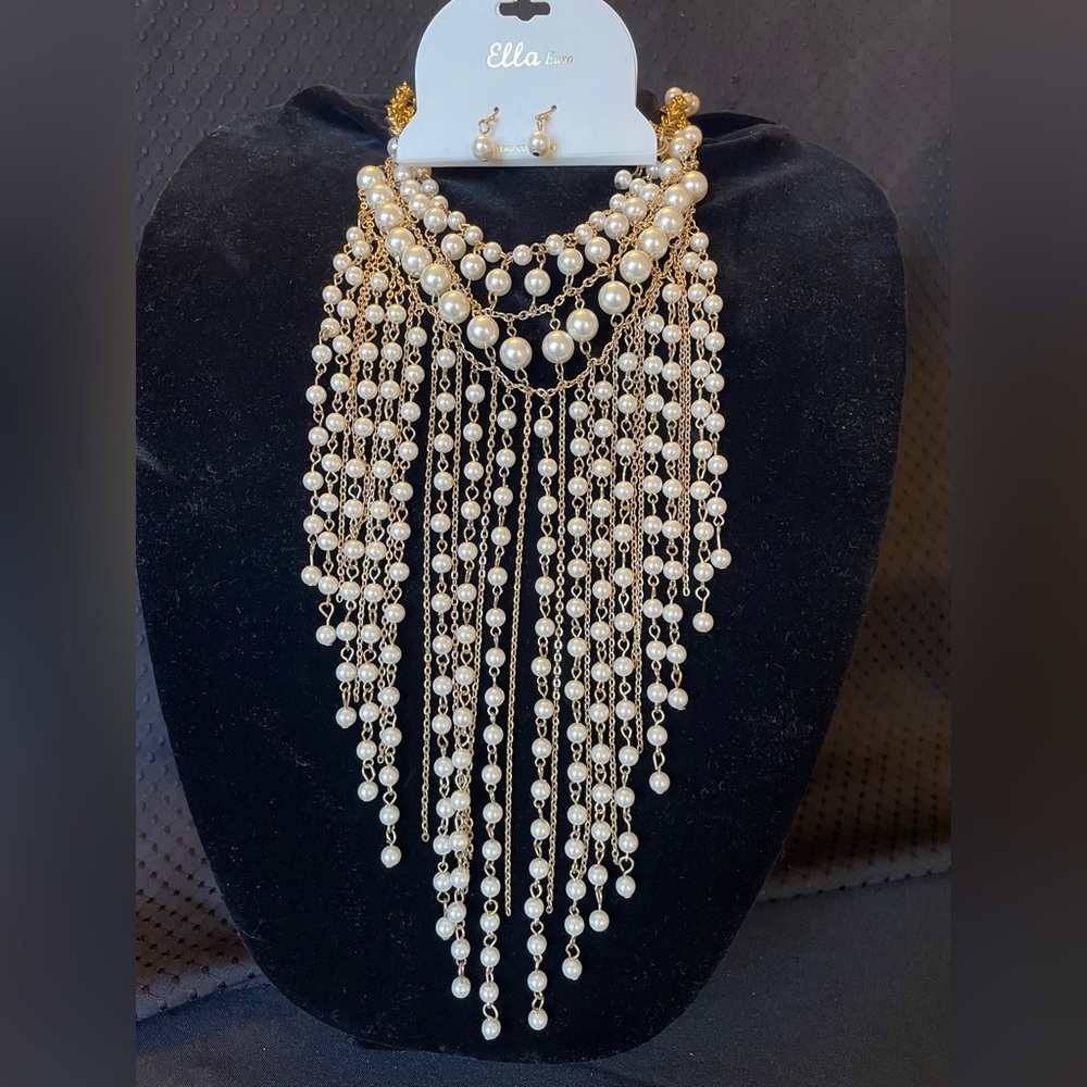 Ella Lux Gold Pearl Statement Necklace and earrings.